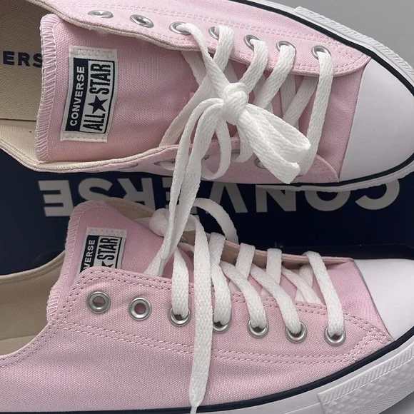 Converse Men’s A08628F
CTAS OX
PINK FOAM Pink Canvas Sneakers - Picture 14 of 16